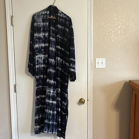 Kimono - Picture 2 of 2